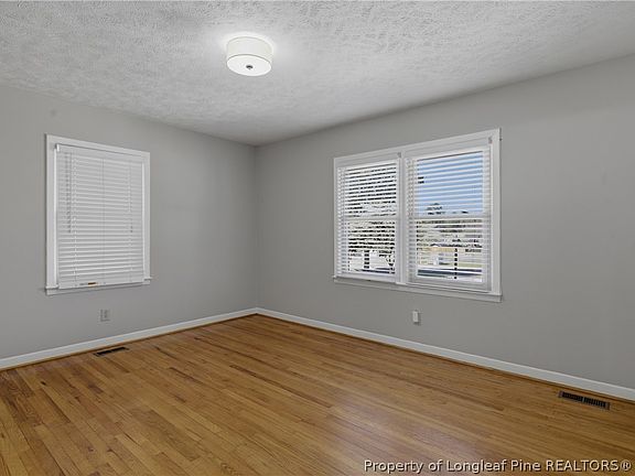 5th image of 512 Longview Dr