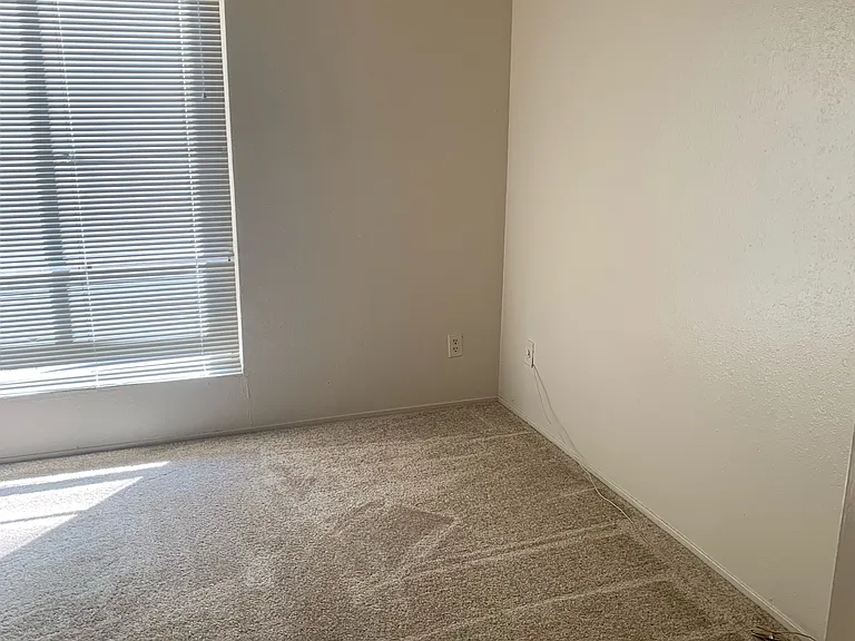 720 Adams St #10 — Photo 13