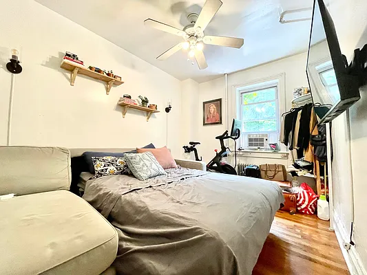 Rented by Pear NYC LLC | media 10