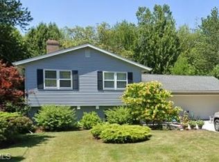 9438 Island Rd, Grafton, OH 44039