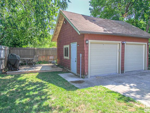 5th image of 2114 Duiker Ave NE