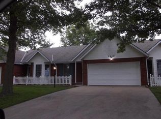 3910 Williamsbrook Dr, Saint Joseph, MO 64506