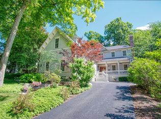 591 Riford Rd, Glen Ellyn, IL 60137