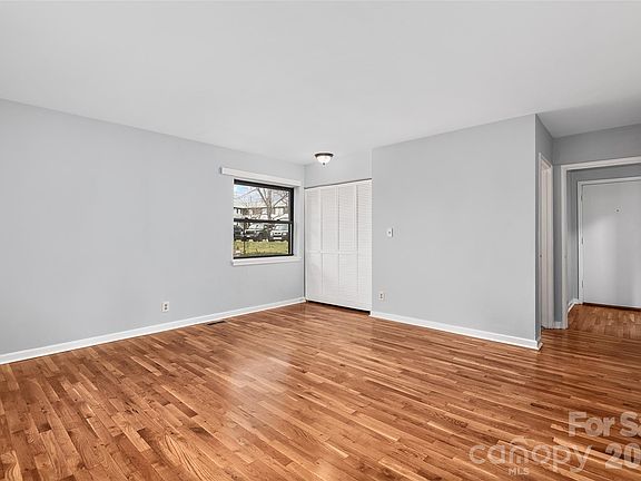3rd image of 615 Biltmore Ave APT G2