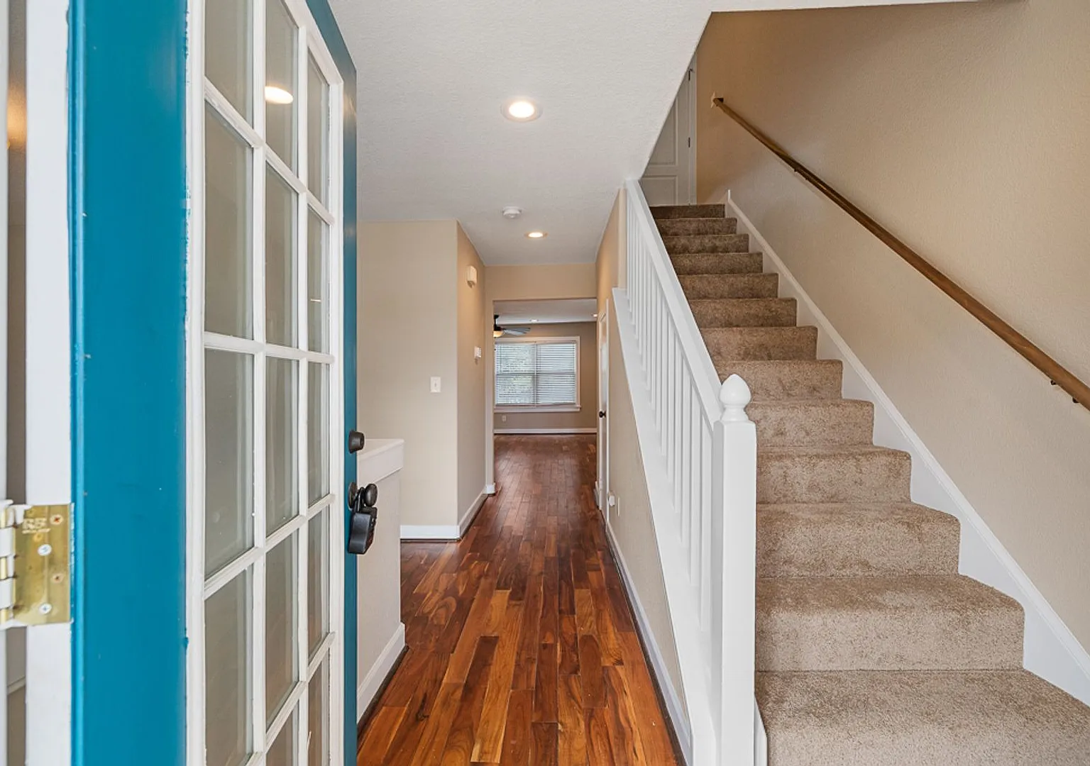 2-story rental in the Lakewood neighborhood of Virginia Beach featuring 3 bedrooms & 2.5 bathrooms! — Photo 4
