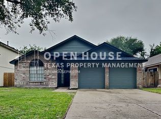 8635 Spring Green Dr, Houston, TX 77095