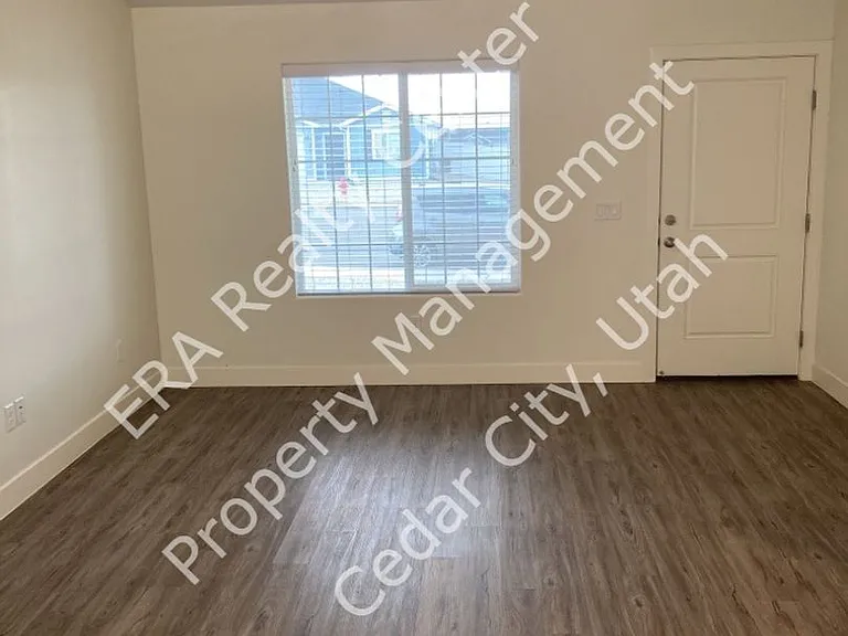 2334 N 450 W — Photo 2