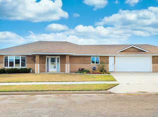 3017 Buckskin Rd SE, Mandan, ND 58554