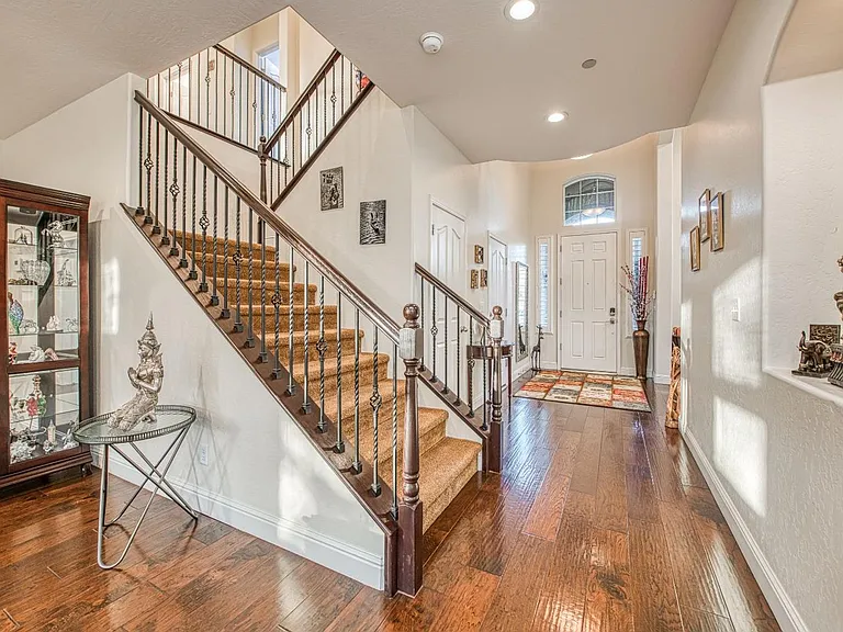 10509 N Sierra Vista Ave — Photo 6
