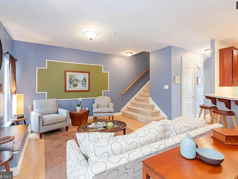 8042 Four Quarter Rd — Photo 3