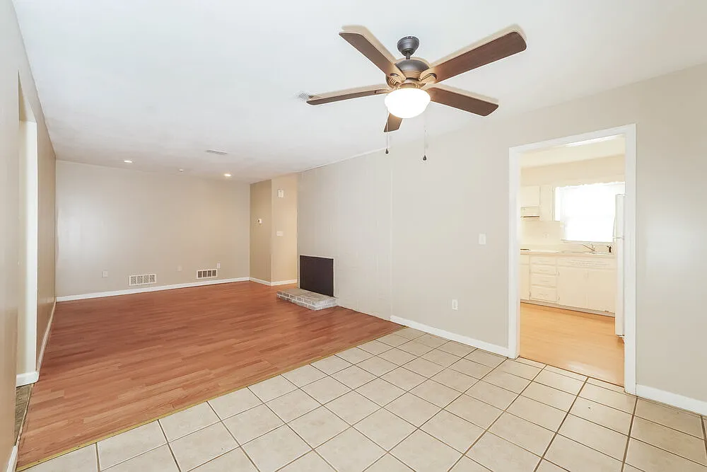 3 bed, 1.0 bath, 1336 sqft, $1,785 — Photo 4