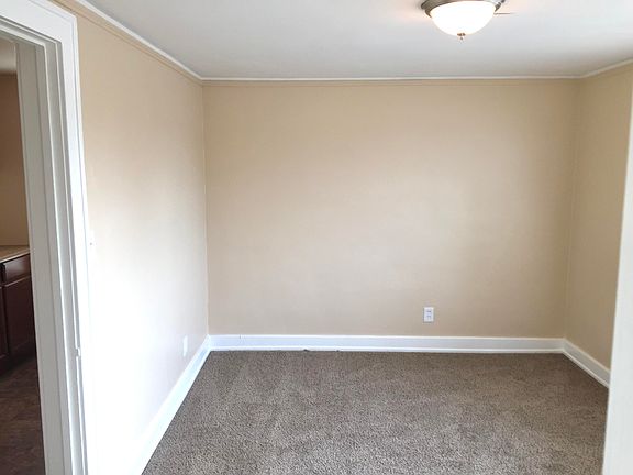3rd image of 1459 Fort Park Blvd