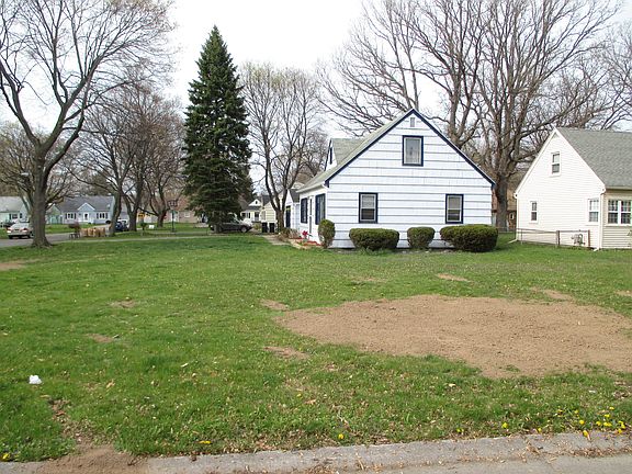 Side of House - Corner Lot