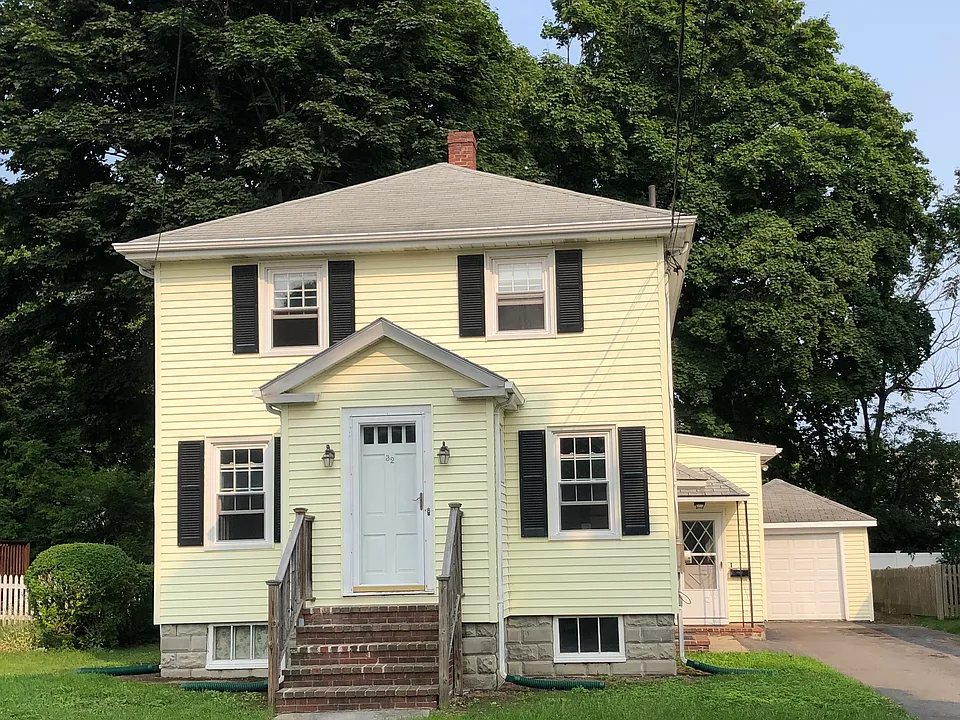 32 Strathmore Rd