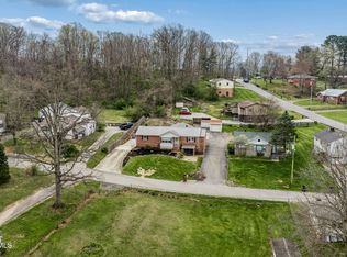 1208 Robinhood Rd, Greeneville, TN 37745