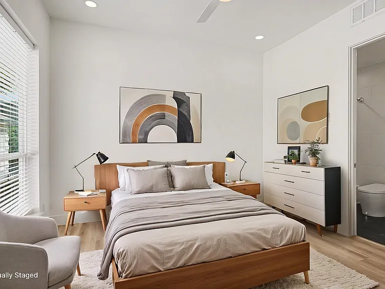 2217 N Fitzhugh Ave #206 — Photo 24