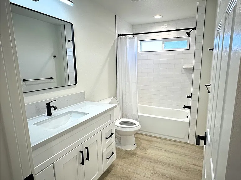 1312 Live Oak Ct #2 — Photo 5