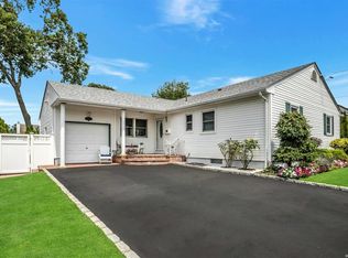 1841 N Monroe Ave, West Islip, NY 11795