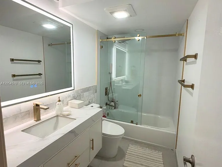 420 NE 12th Ave #502 — Photo 7