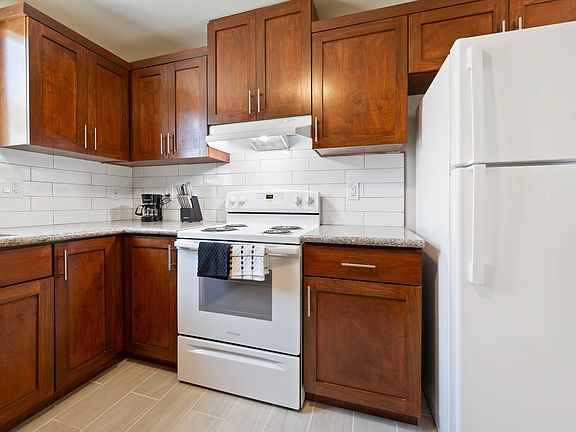 5th image of 1444 E 20th St