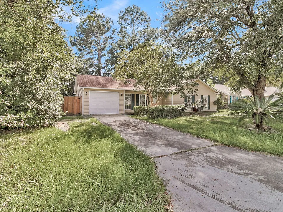 182 Paddock Way