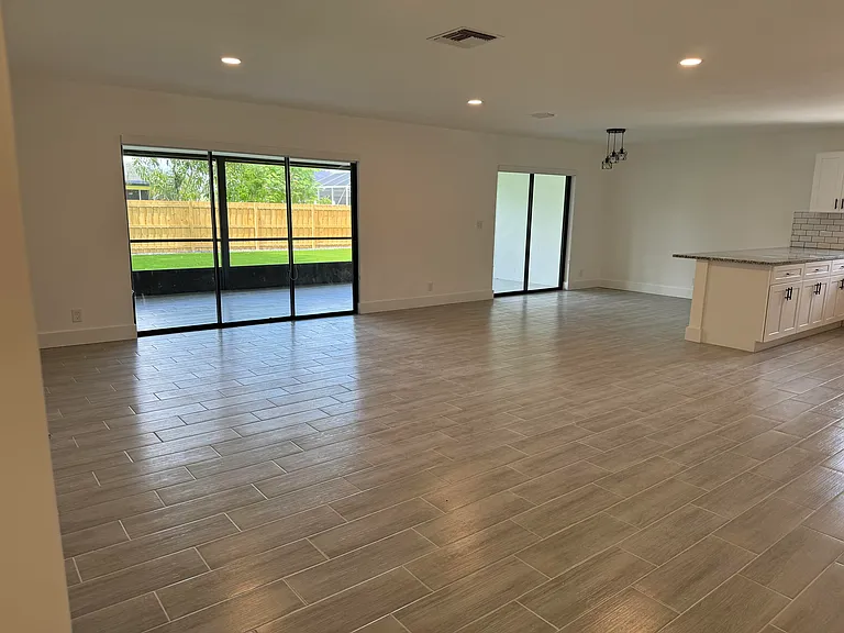 158 Cordoba Cir — Photo 5