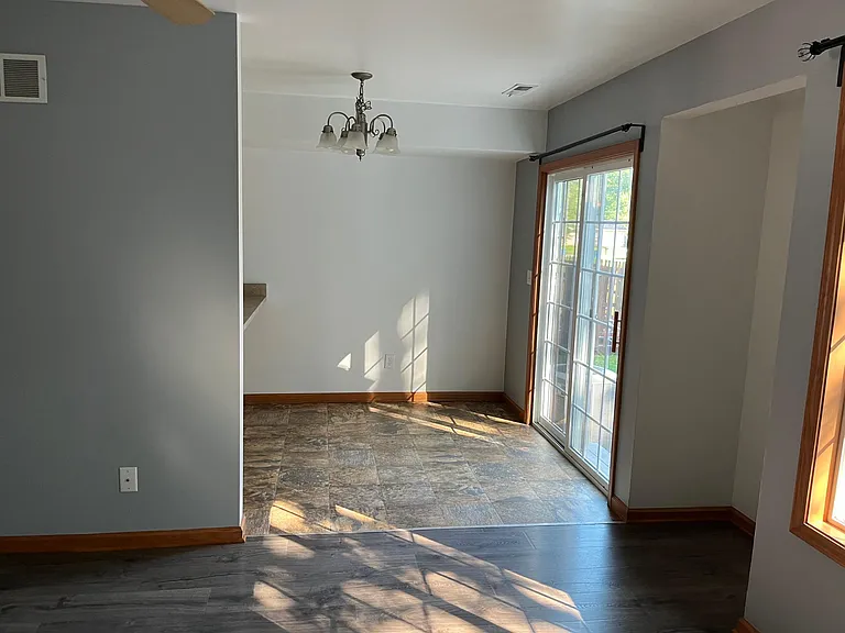 1521 Westchester Ave — Photo 12