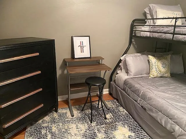 Guest Bedroom / Office