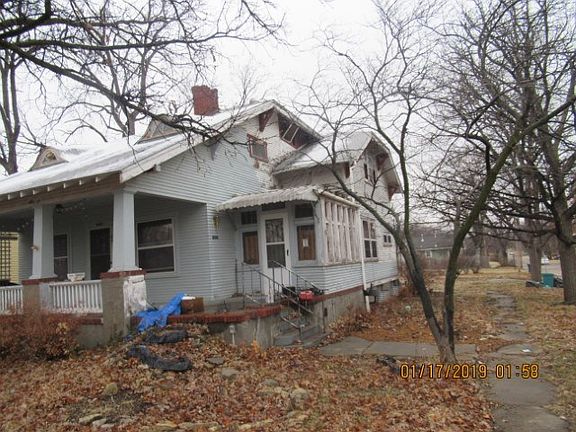 2nd image of 325 NE 9th St