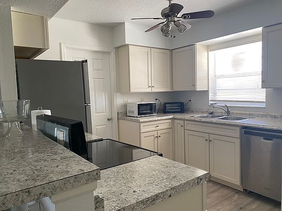 4th image of 278 Boundary Blvd Unit A