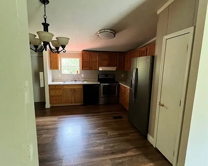 104 Adams Ln — Photo 5