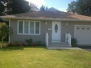 29 Firethorn Way, Toms River, NJ