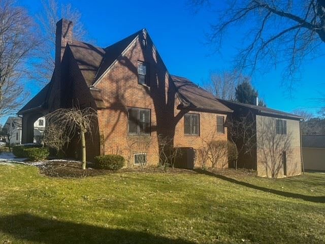 1st image of 431 W Vine St