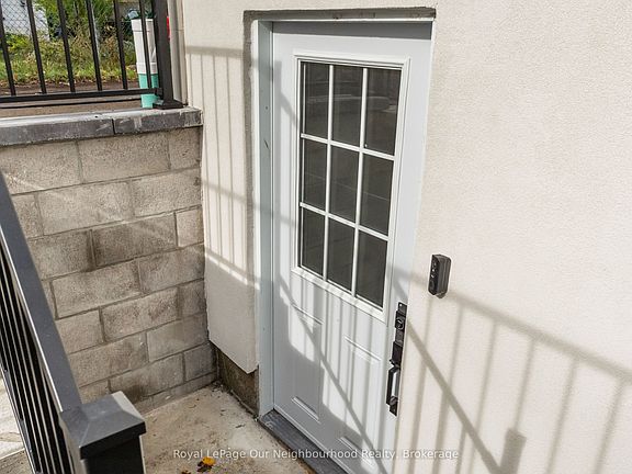 2nd image of 513 Parkhill Rd W #B