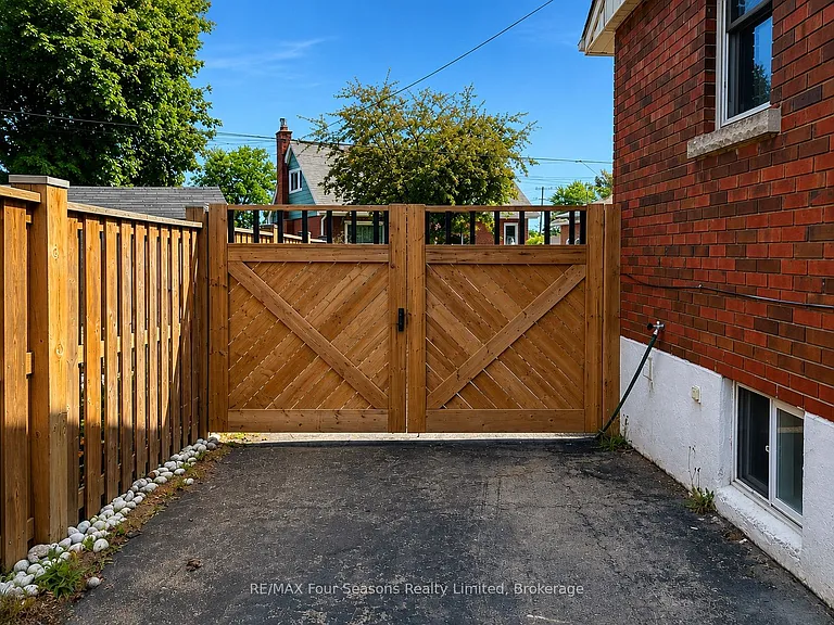 23 Camille Ct — Photo 25