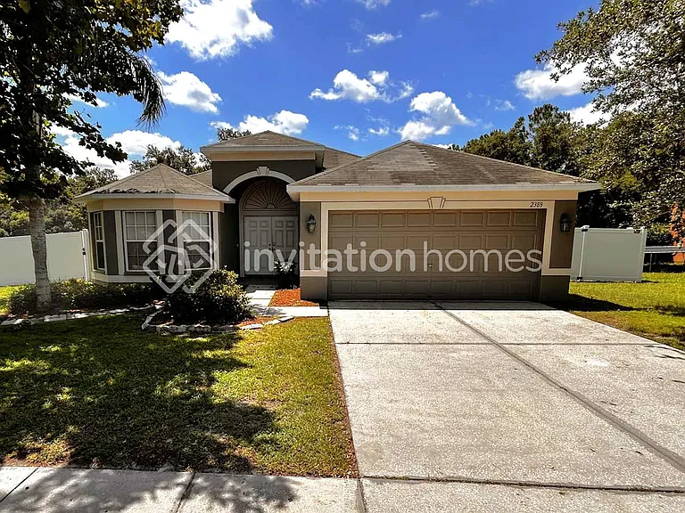 2389 Hamlet Cir — Photo 1
