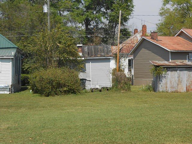 2nd image of 132 Andrews St