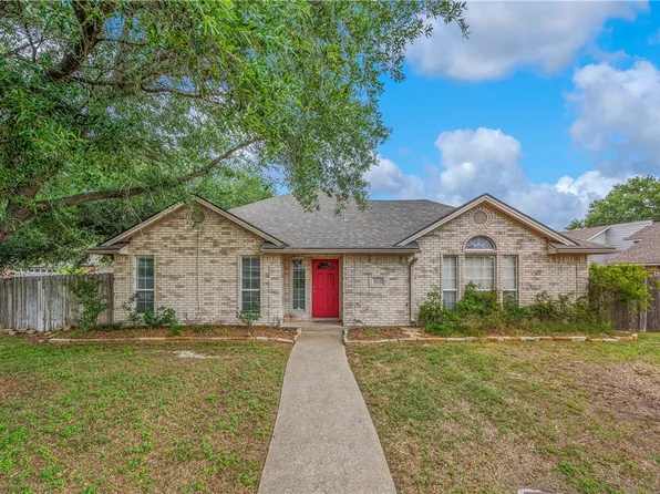 801 Camellia Ct, College Station, TX 77840