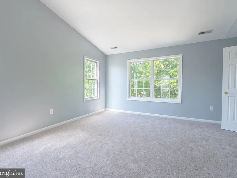 15 Varone Dr — Photo 11
