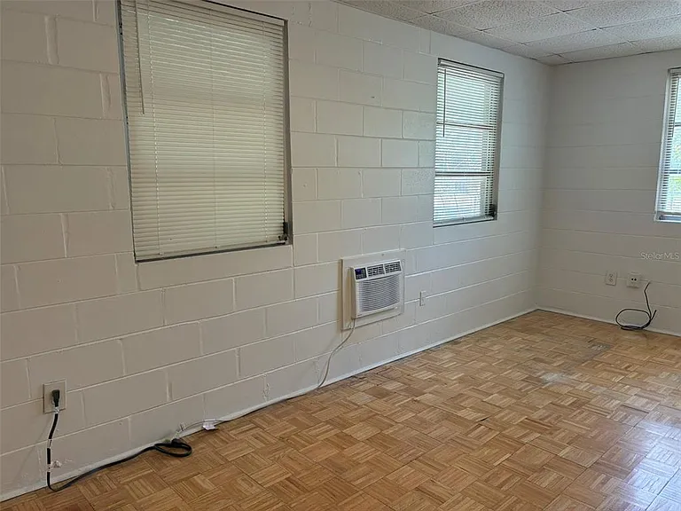 2515 Formosa Ave — Photo 11