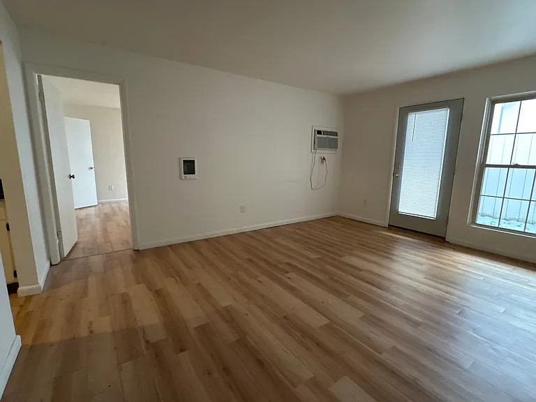 University Park Apartments near Cornell University — Photo 158