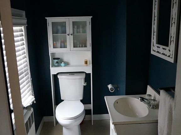 1/2 Bath