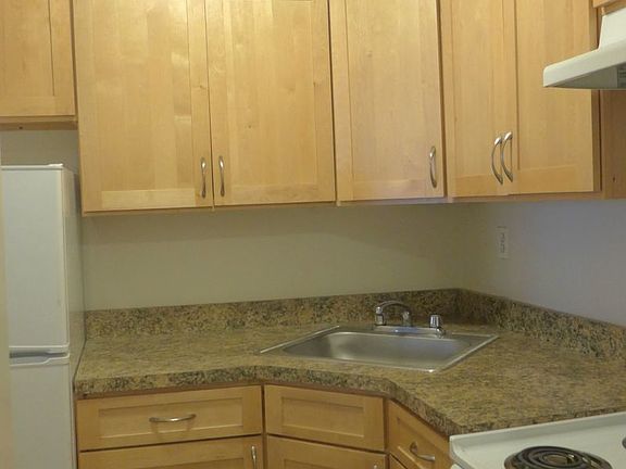 5th image of 128 E 85th St APT 2F