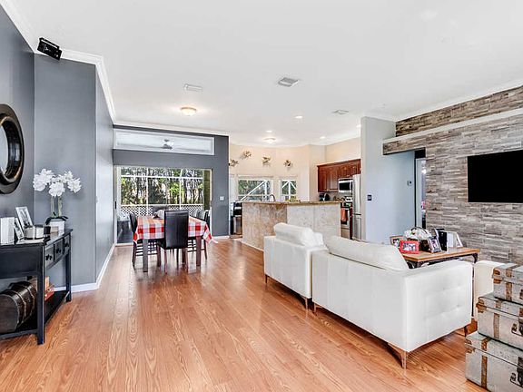4th image of 16145 Murcott Blvd