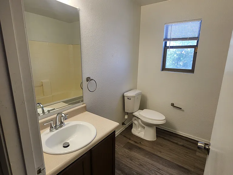 5931 W Albeniz Pl — Photo 18