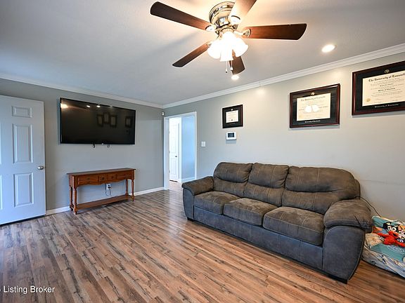 3rd image of 6009 Seaforth Way