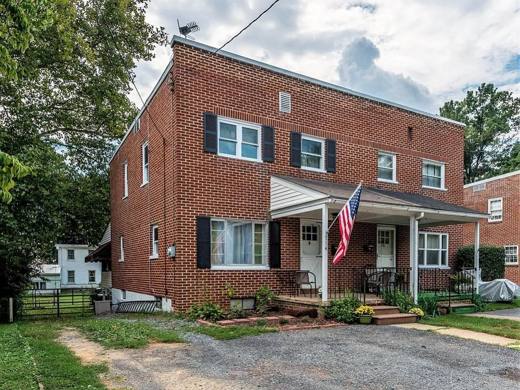 714 Skyline Dr photo 1