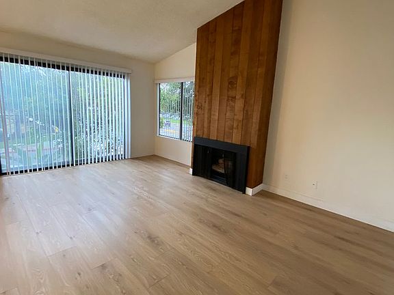 4th image of 2382 Grand Ave