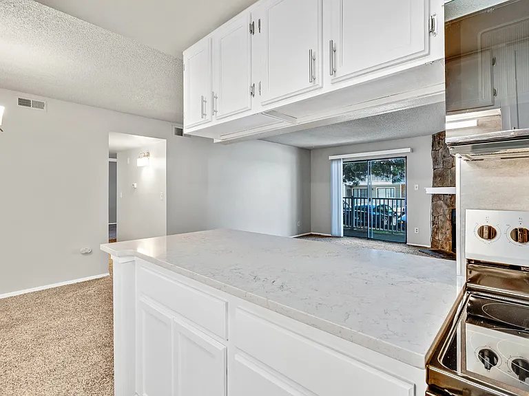 902 S Walden St #106 — Photo 10
