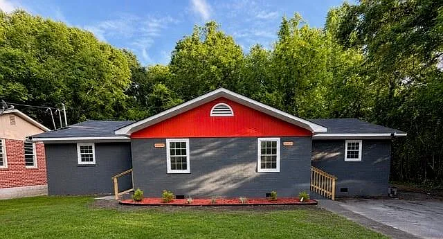 3096 Sharon Dr — Photo 1